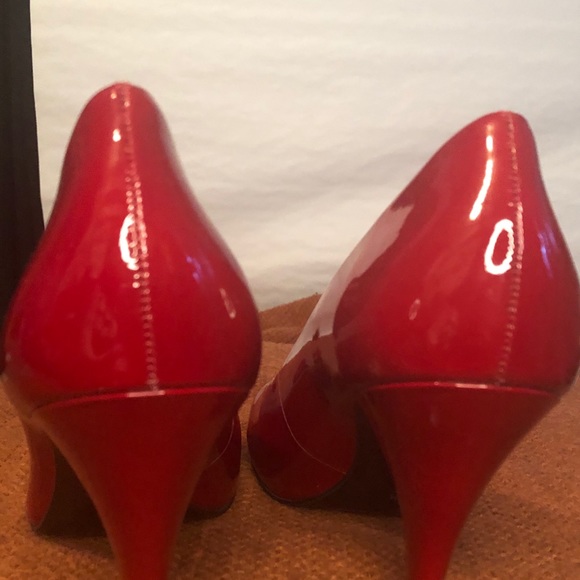 ♥️Gianni Bini Ferrari Red High Heels -Never Worn♥️ - Picture 13 of 14